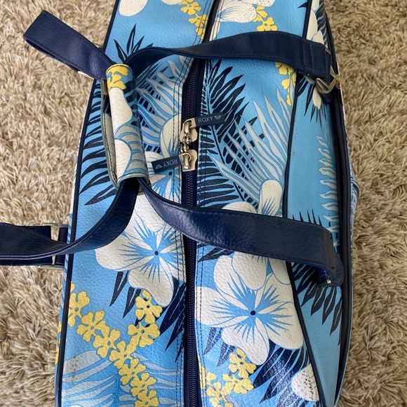 Vintage ✈️Roxy Hawaiian Print Large Duffle Bag roll Suitcase *READ Like New - Picture 3 of 7